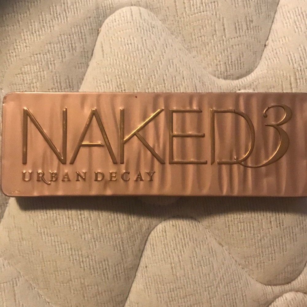 Like new Urban Decay Naked 3 eyeshadow palette